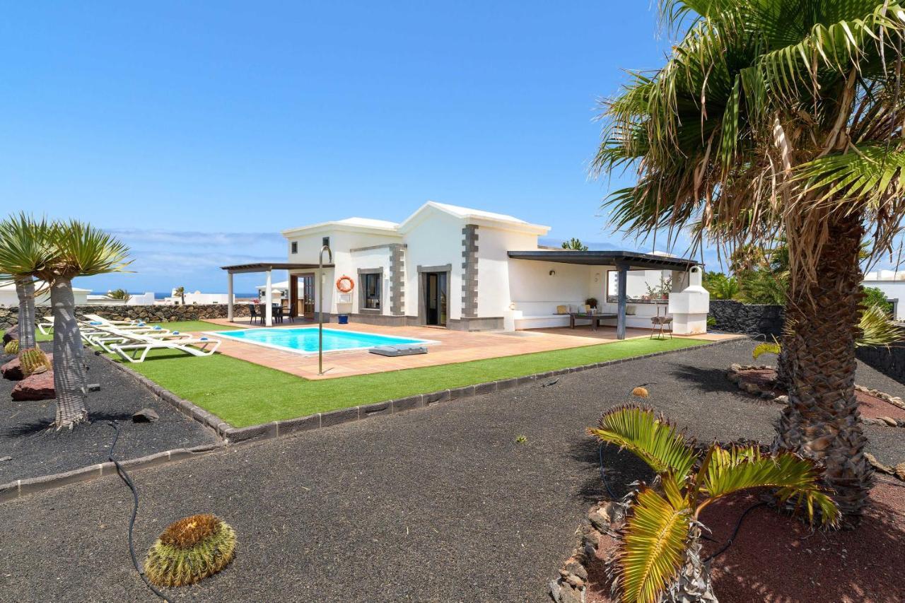 Villa Los Dragos Playa Blanca  Bagian luar foto