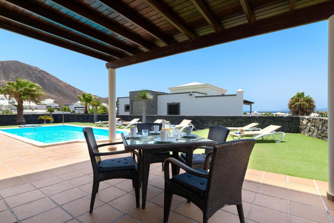 Villa Los Dragos Playa Blanca  Bagian luar foto