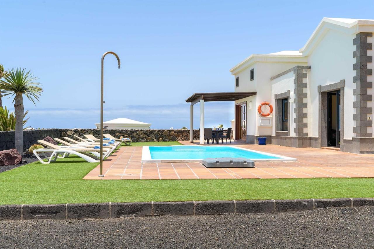 Villa Los Dragos Playa Blanca  Bagian luar foto