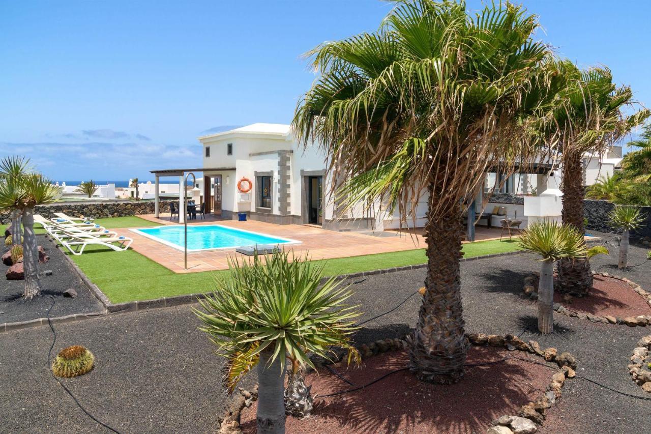Villa Los Dragos Playa Blanca  Bagian luar foto