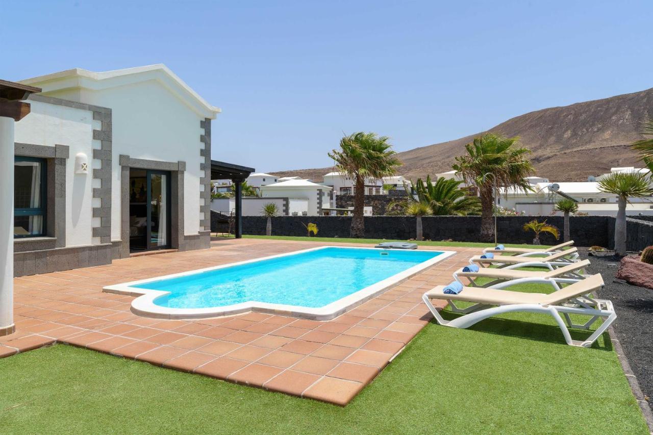 Villa Los Dragos Playa Blanca  Bagian luar foto