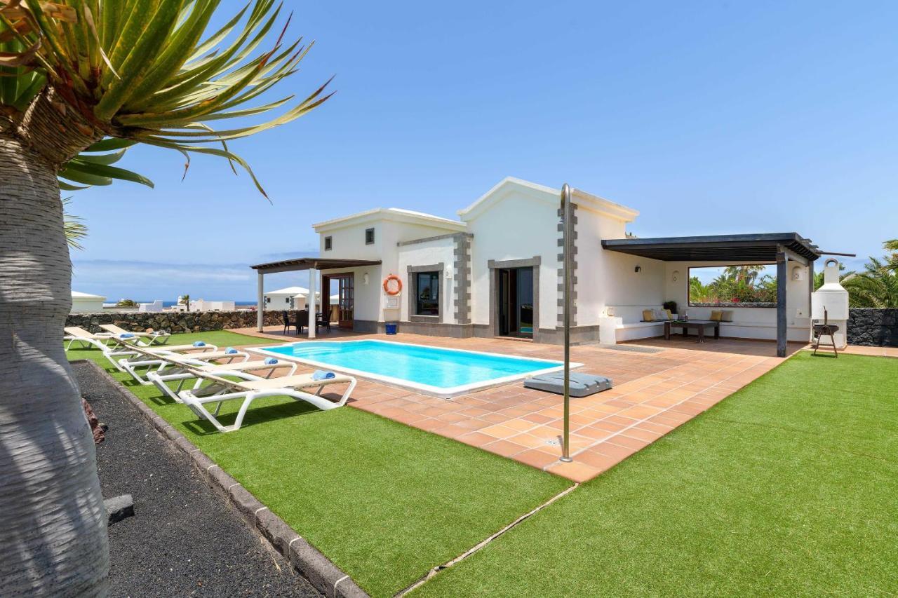 Villa Los Dragos Playa Blanca  Bagian luar foto
