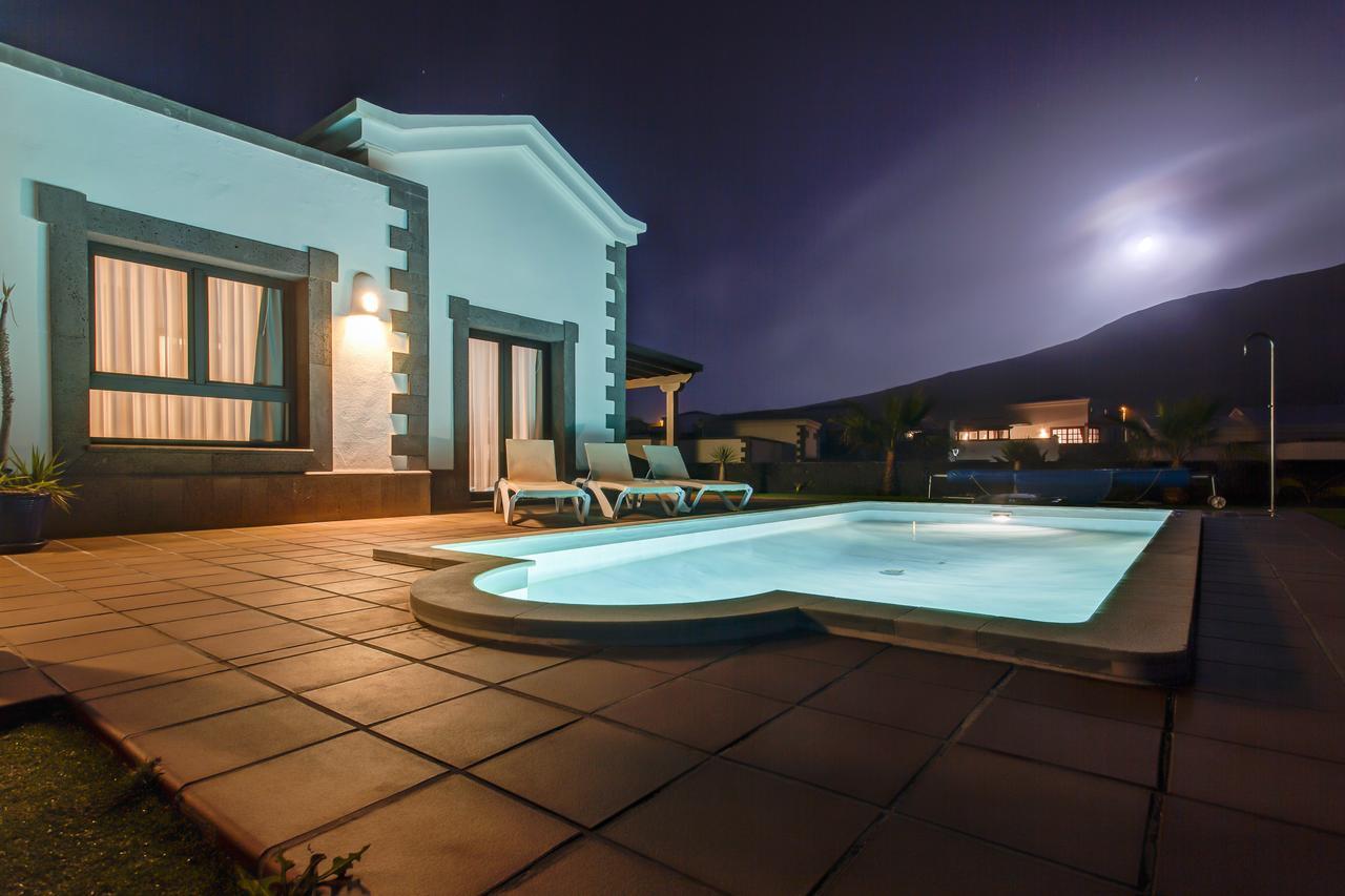 Villa Los Dragos Playa Blanca  Bagian luar foto