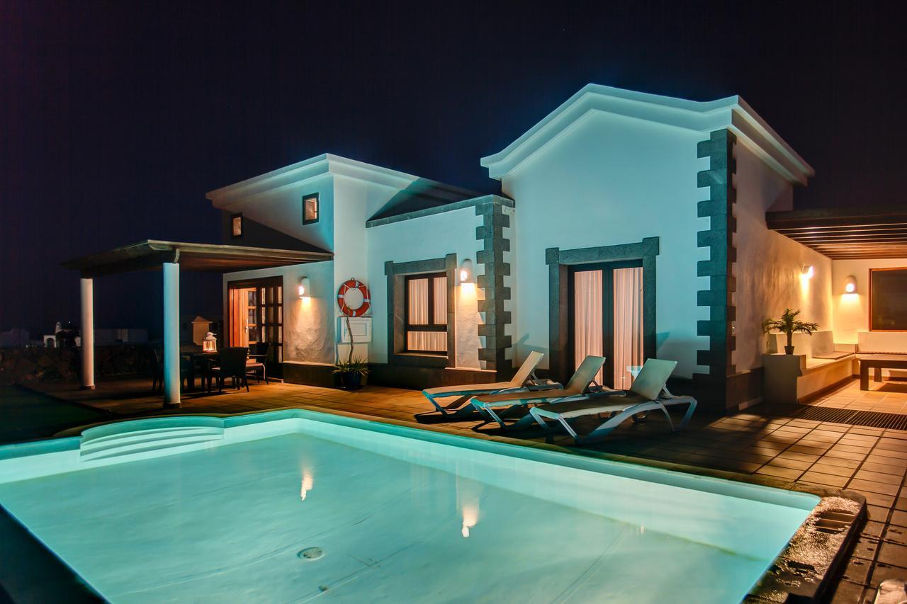 Villa Los Dragos Playa Blanca  Bagian luar foto